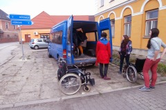 OTEVŘENÝ DVŮR /DUBEN 14/
